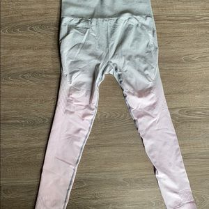 Grey to pink ombré gym shark leggings